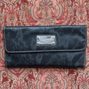 Nine West wallet